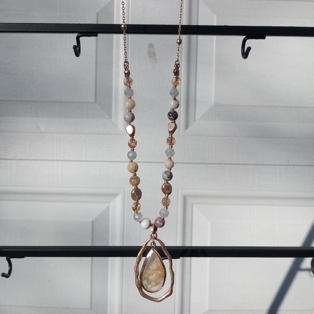 Beautiful Stoned Necklace And Earrings
